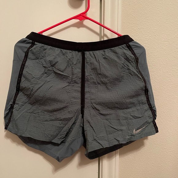 Nike running shorts - Picture 1 of 2